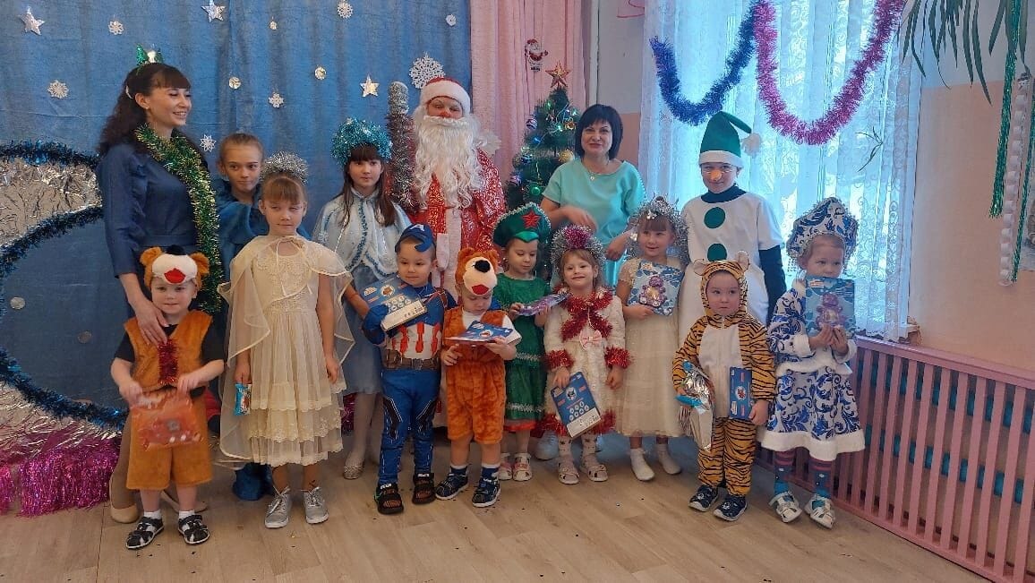Новогодние представления.
